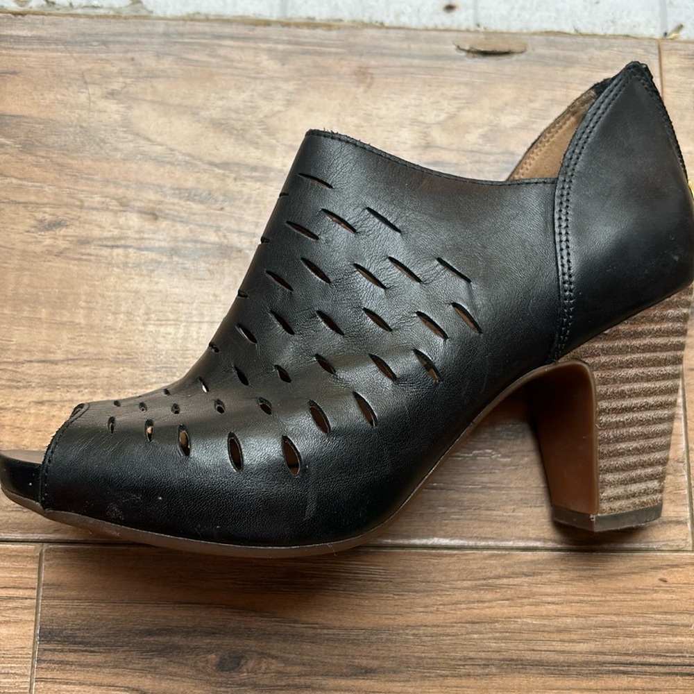 Black heels